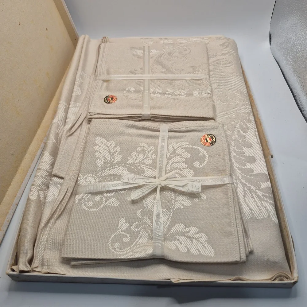 VTG ML Tablecloth 52x68 & 6 Napkins NOS In Orginal Box. Made In Belgium 👀 PICS